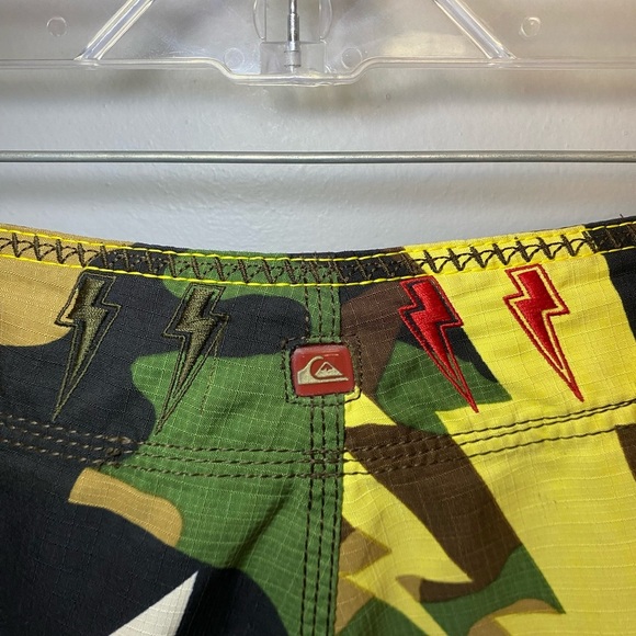 Vintage Quicksilver army & navy camo swim shorts - Picture 5 of 15